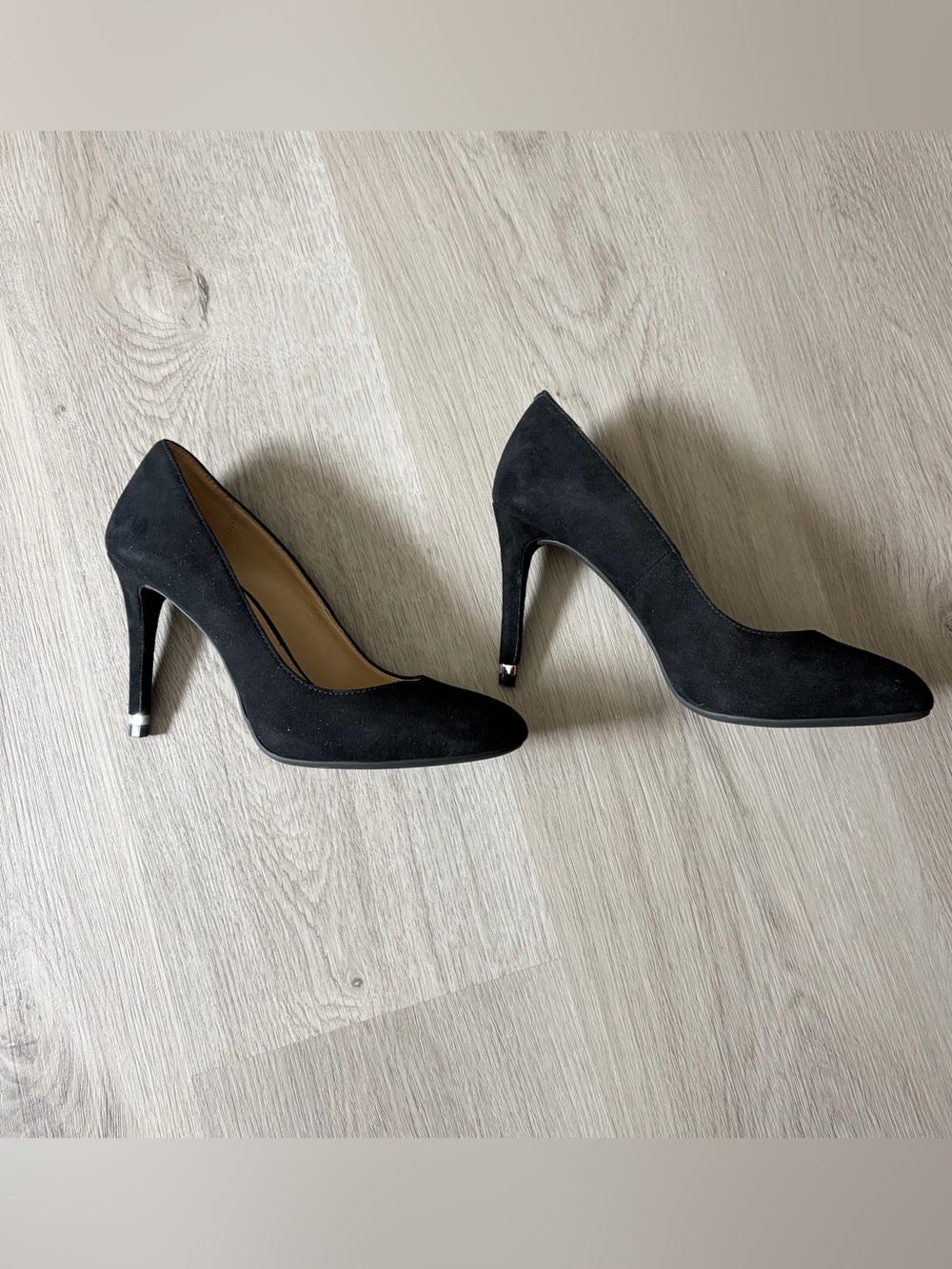 Michael Kors Suede Pumps - Picture 3 of 5